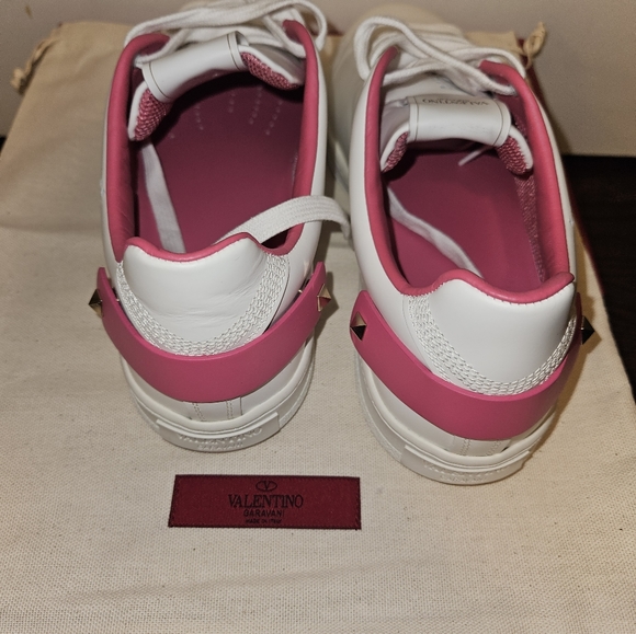 VALENTINO GARAVANI White/Pink Leather V Logo Perforated Sneaker Shoes sz 40 - Picture 9 of 9